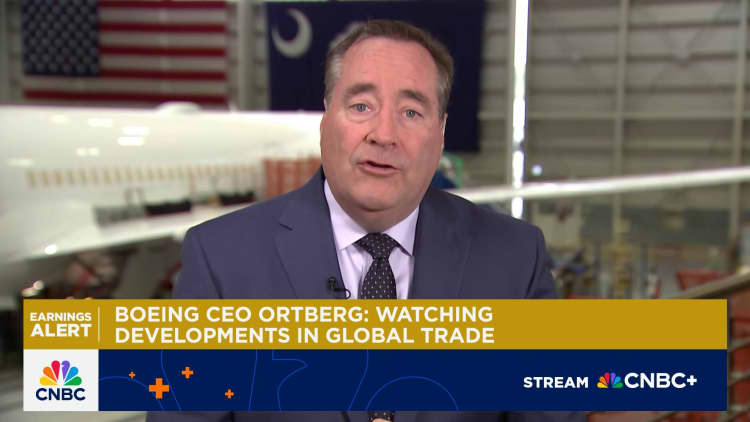 Boeing om vanjaar FAA -goedkeuring te bekom om 737 maksimum produksie te verhoog as verliese smal