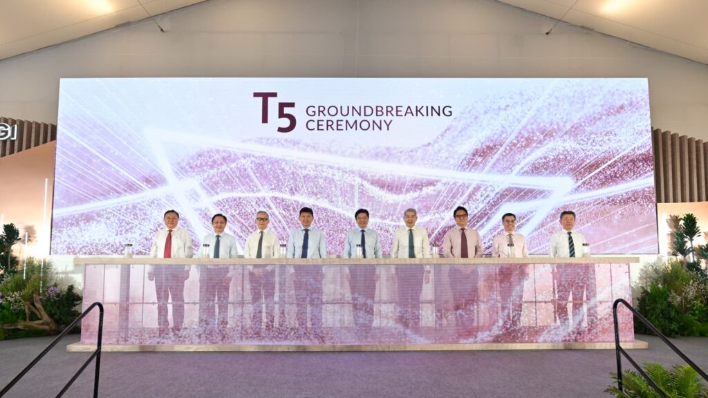 Lughawe -uitbreidingswedren in Asië word opgewarm met die Changi T5 van Singapoer