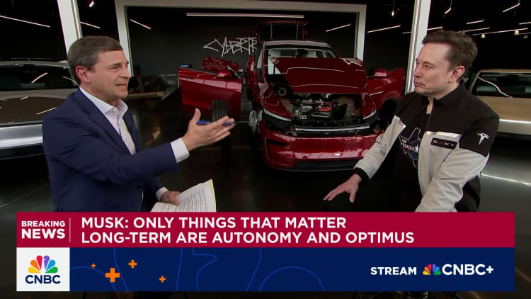 Kyk na CNBC -onderhoud met Elon Musk, uitvoerende hoof van Tesla, deel 1