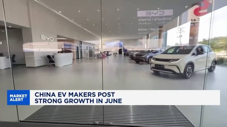 Mededinging verhit Tesla in China se elektriese motormark