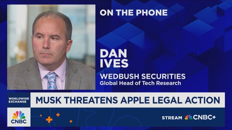 Ives: Musk Suing Apple sal 'n groot hoofpyn en 'n windwind hê