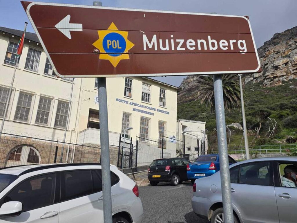 Nuus24 | Inwoners van Muizenberg wat in vrees leef ná 3 vermoor ná gangster se vrylating van die gevangenis