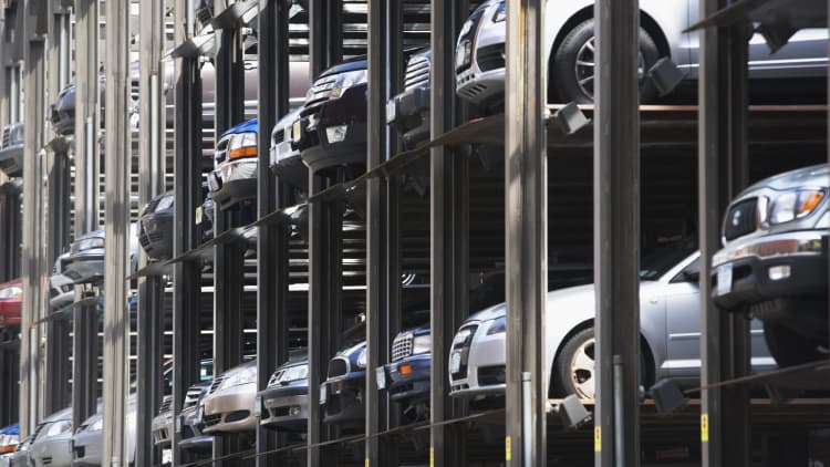 Waarom is motorbetalings deesdae so hoog?