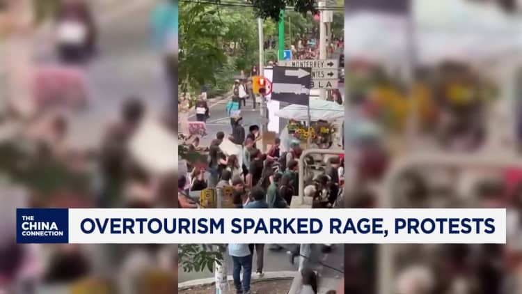 Inwoners van Mexiko -stadsmars teen die buitensporigheid namate betogings verder as Europa beweeg