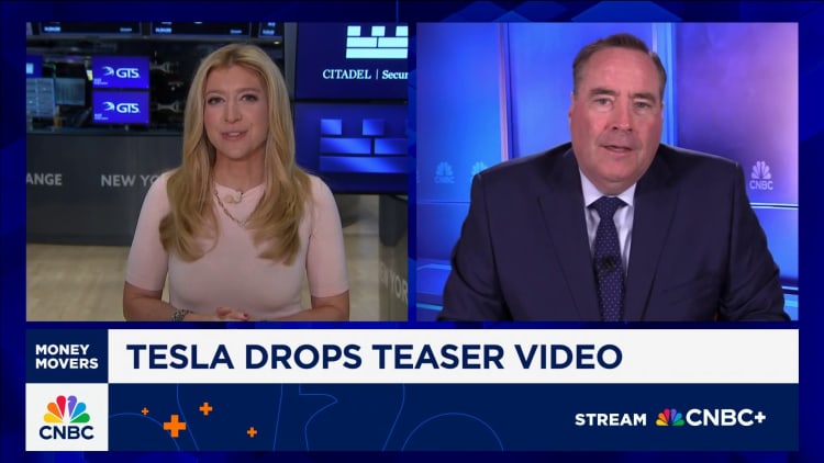 Tesla terg nuwe produklanserings in sosiale media -poste