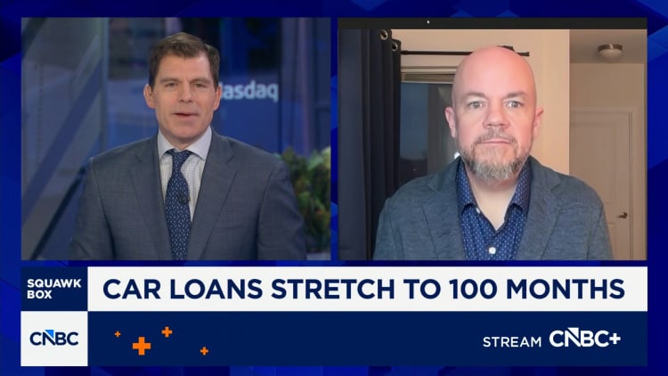 Die gemiddelde prys van 'n nuwe motor sal vanjaar $50 000 bereik, sê Sean Tucker van Kelley Blue Book.