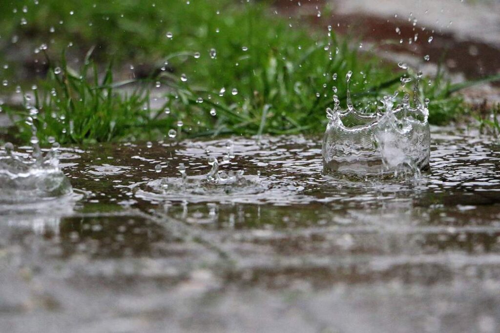 Vrydag se weer: Waarskuwing van erge donderstorms, swaar reën en hael in 5 provinsies
