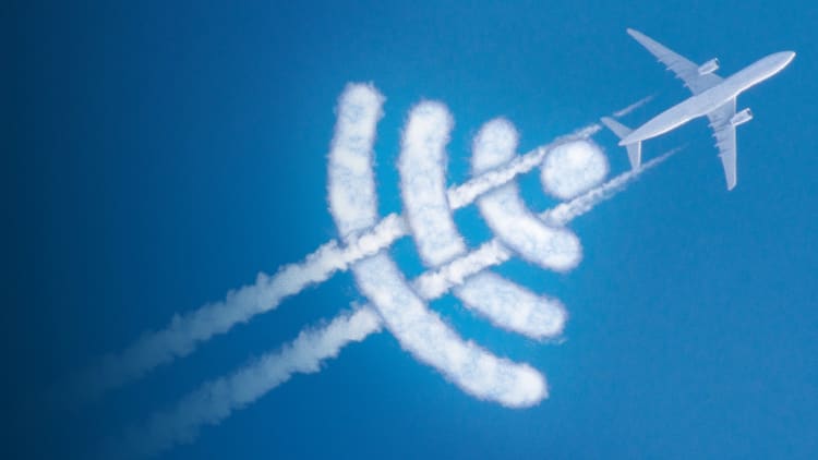 Waarom goeie Wi-Fi so moeilik is om op vliegtuie te kry