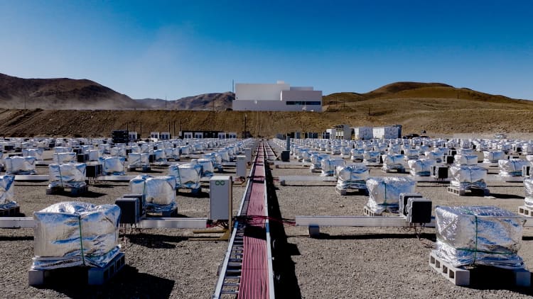 Waarom motorvervaardigers baie in energieberging belê