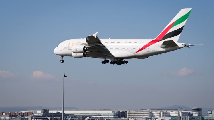 Ek was op 'n Emirates-vlug na Dubai wat twee keer omgedraai het weens Iranse missiele