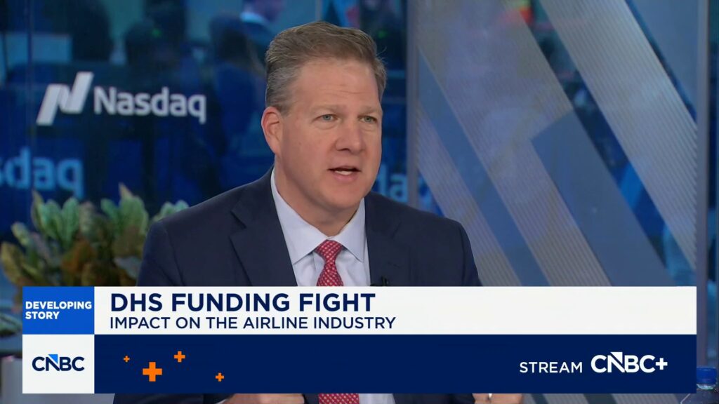 Chris Sununu, uitvoerende hoof van Airlines for America, oor die DHS-finansieringsstryd, impak op reis