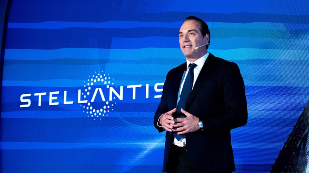 Stellantis onthul strategiese plan wat daarop gemik is om positiewe kontantvloei teen 2028 te bereik