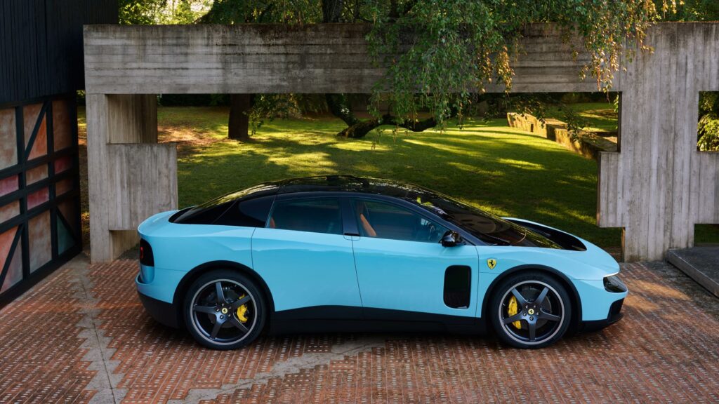 Lamborghini se uitvoerende hoof dring daarop aan om sy eie elektriese motor te kanselleer