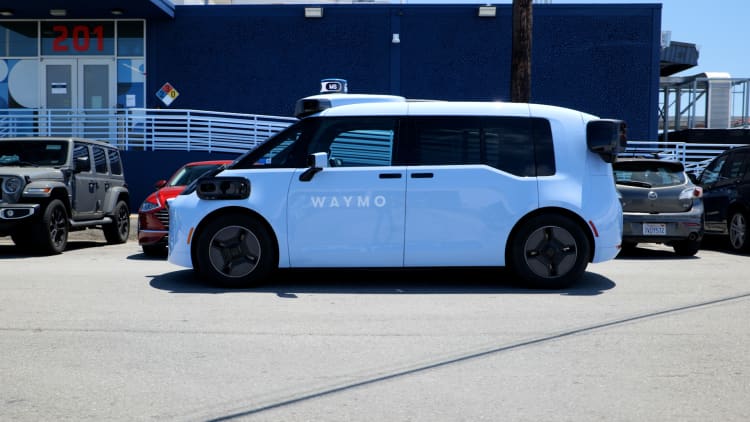 Hoe dit is om Waymo se nuwe robotaxi in Ojai te ry
