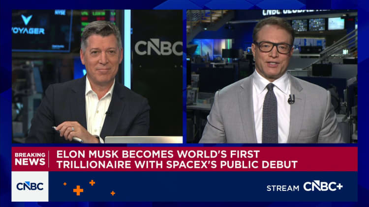 Elon Musk word die wêreld se eerste triljoenêr met SpaceX-debuut