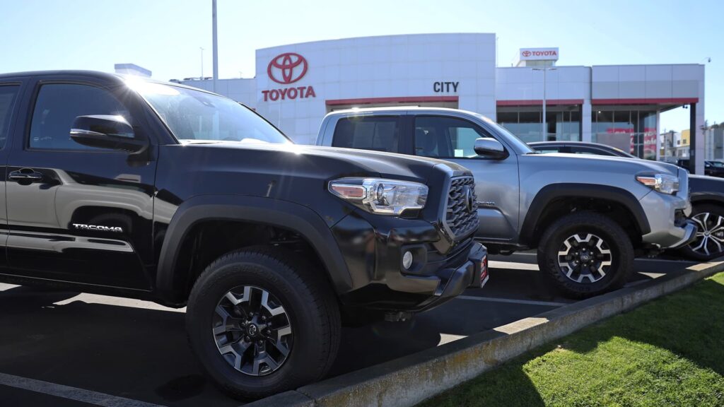 Toyota gaan $3,6 miljard bestee om Tacoma-vragmotors van Mexiko na die VSA te bring.