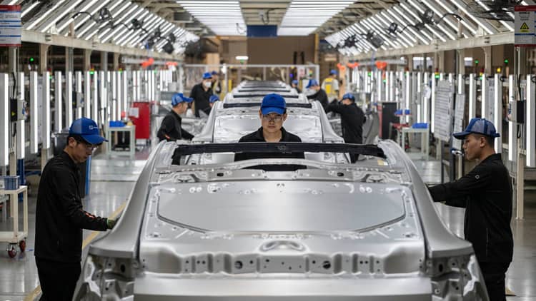 China se wêreldwye beleggingsoplewing in elektriese voertuigfabrieke